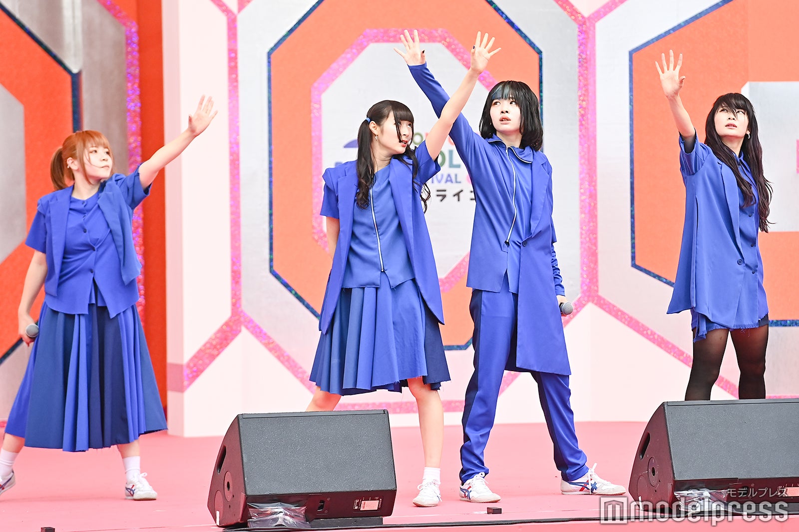 CARRY LOOSE（C）モデルプレス