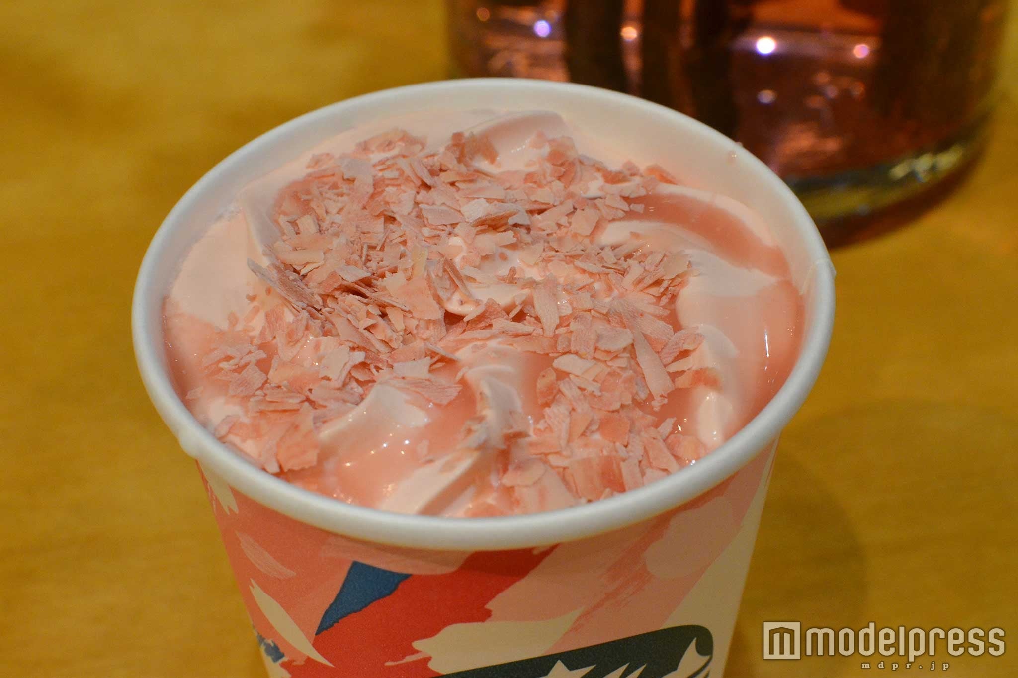 ホイップクリームもピンク色に（C）モデルプレス