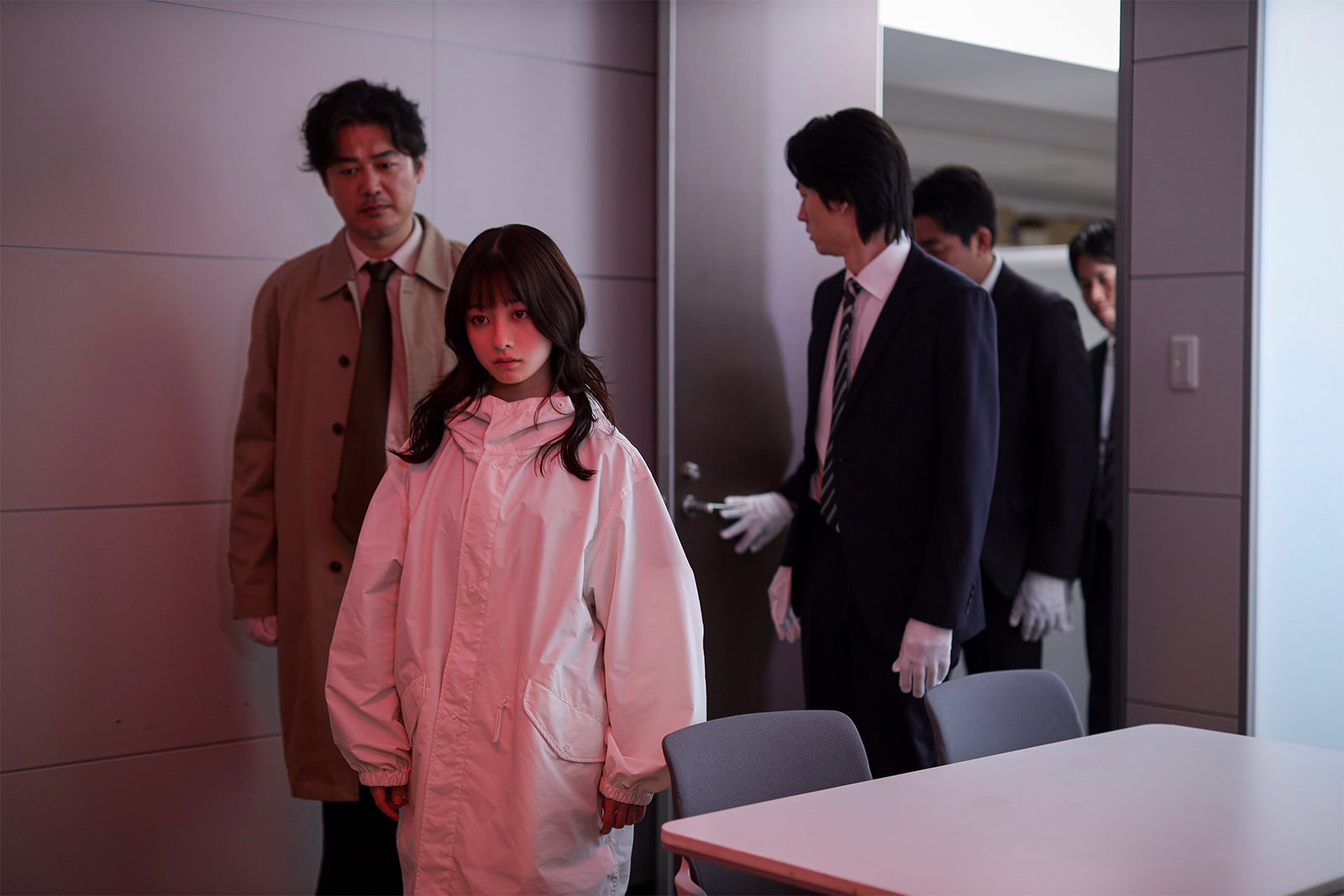 平山浩行、橋本環奈「天久鷹央の推理カルテ」第4話（C）テレビ朝日