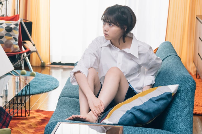 西野七瀬 アイ 野村周平 翔 とバックハグで超密着 歴史に残る 2話もすごい 彼シャツ エプロン1枚で生脚全開 電影少女 モデルプレス 西野七瀬 アイ 野村周平 翔 とバックハグで超密着 歴史に残る 2話もすごい 彼シャツ エプロン1枚で生脚全開 電影少女 モデルプレス