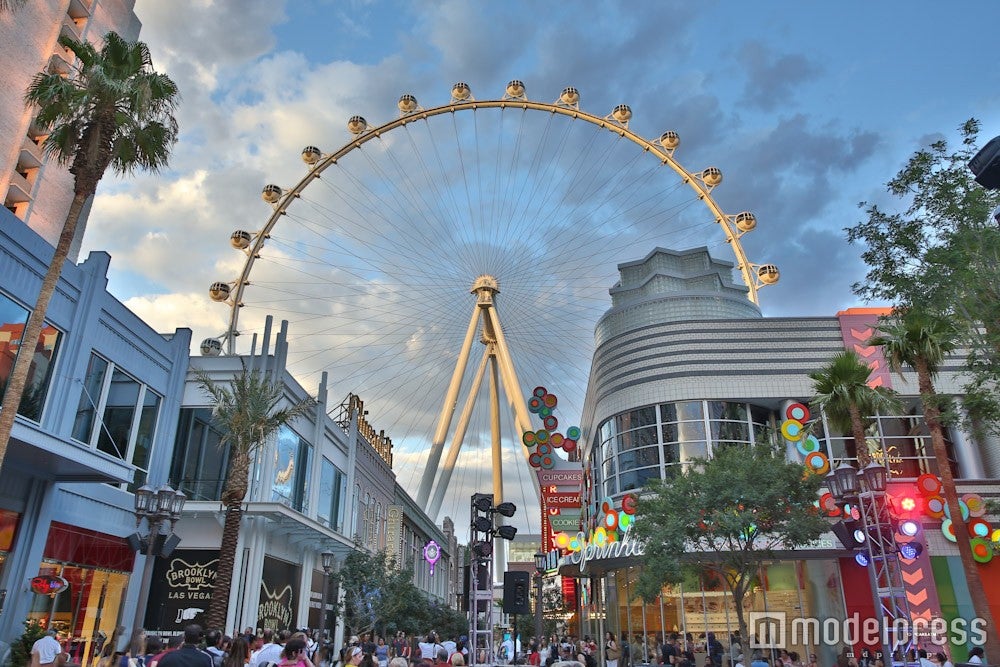 世界最大の観覧車「High Roller（ハイ・ローラー）」（C）High Roller Observation Wheel at The LINQ Promenade
