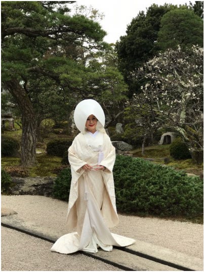 白無垢姿のはるな愛/オフィシャルブログ(ameba)より