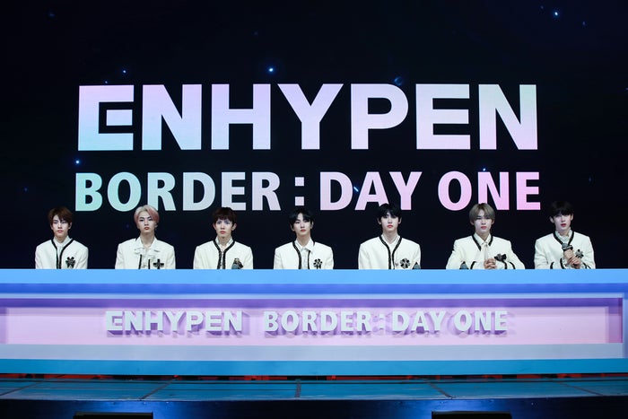 ENHYPENデビューショーケース全文/前半>話題の楽曲・振り付けの意味は?感情が交差する“境界線”がポイント - モデルプレス