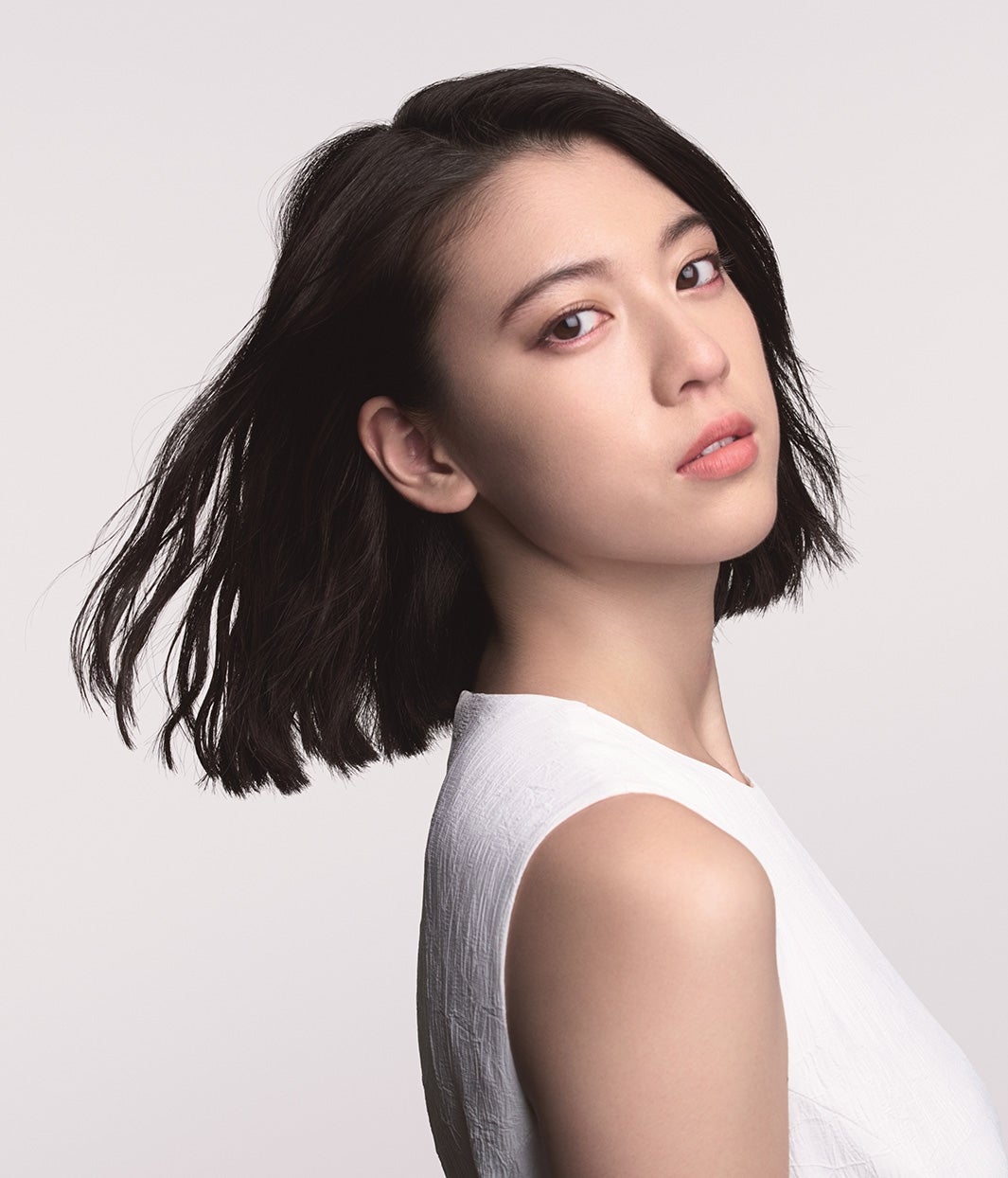 三吉彩花