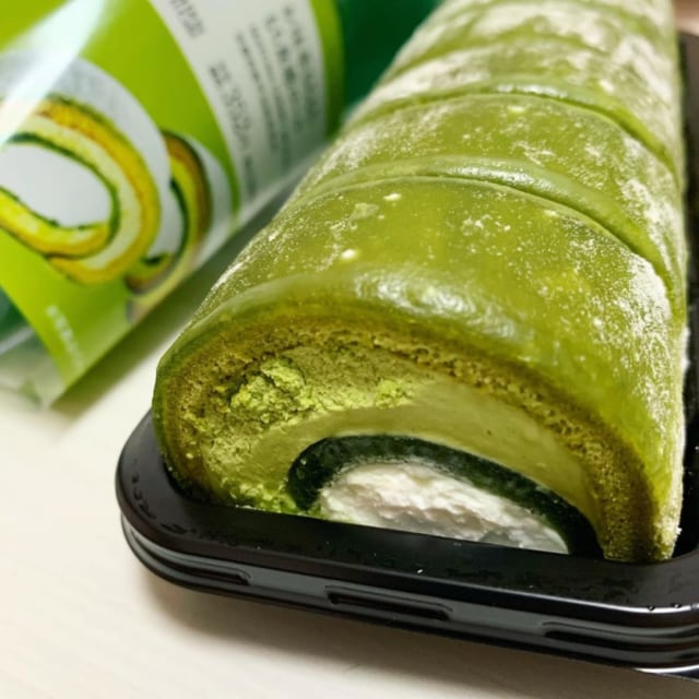 お抹茶もち食感ロール