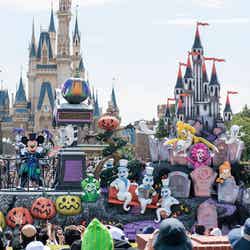 東京ディズニーランド「スプーキー“Boo!”パレード」 （C）Disney