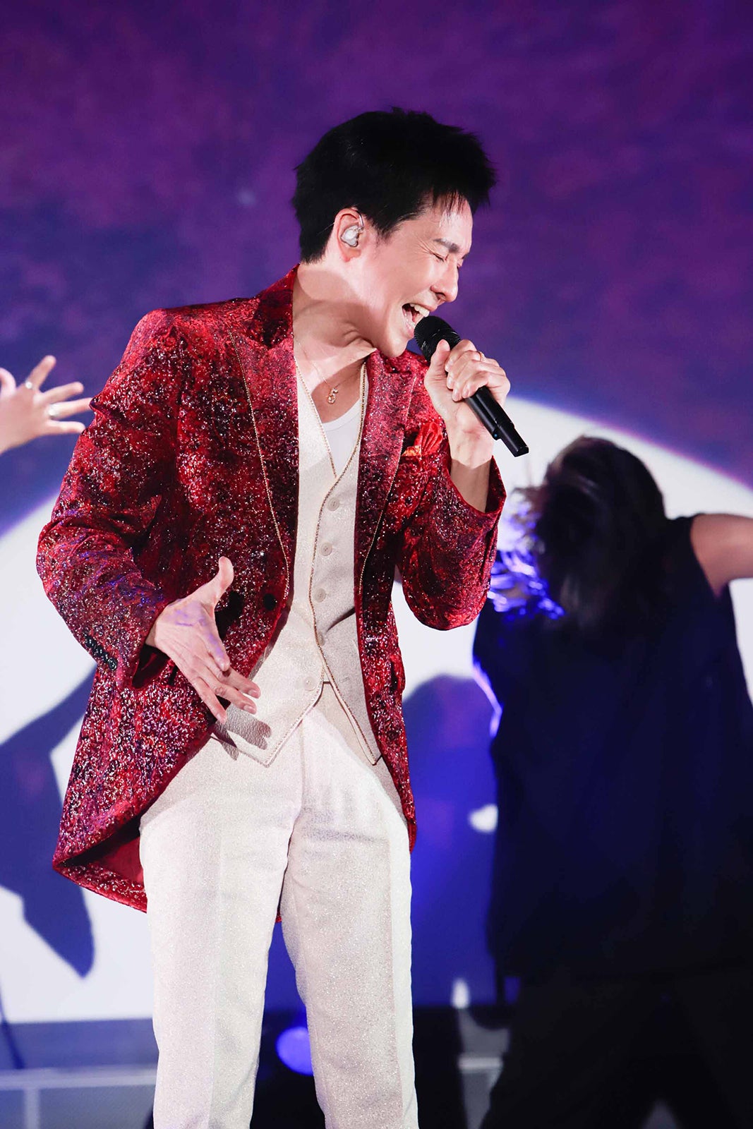 郷ひろみ、50周年記念式典で声詰まらせファンに感謝 デビュー曲秘話も