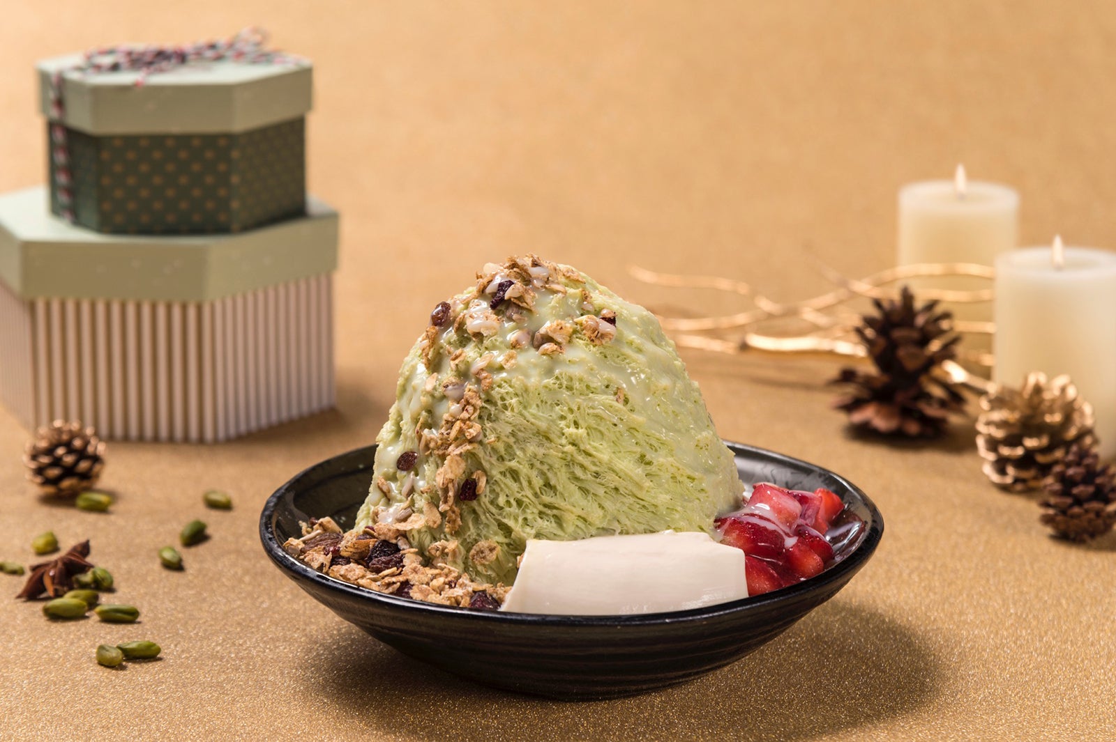 ピスタチオかき氷1,330円（税込）／画像提供：TRANSIT GENERAL OFFICE