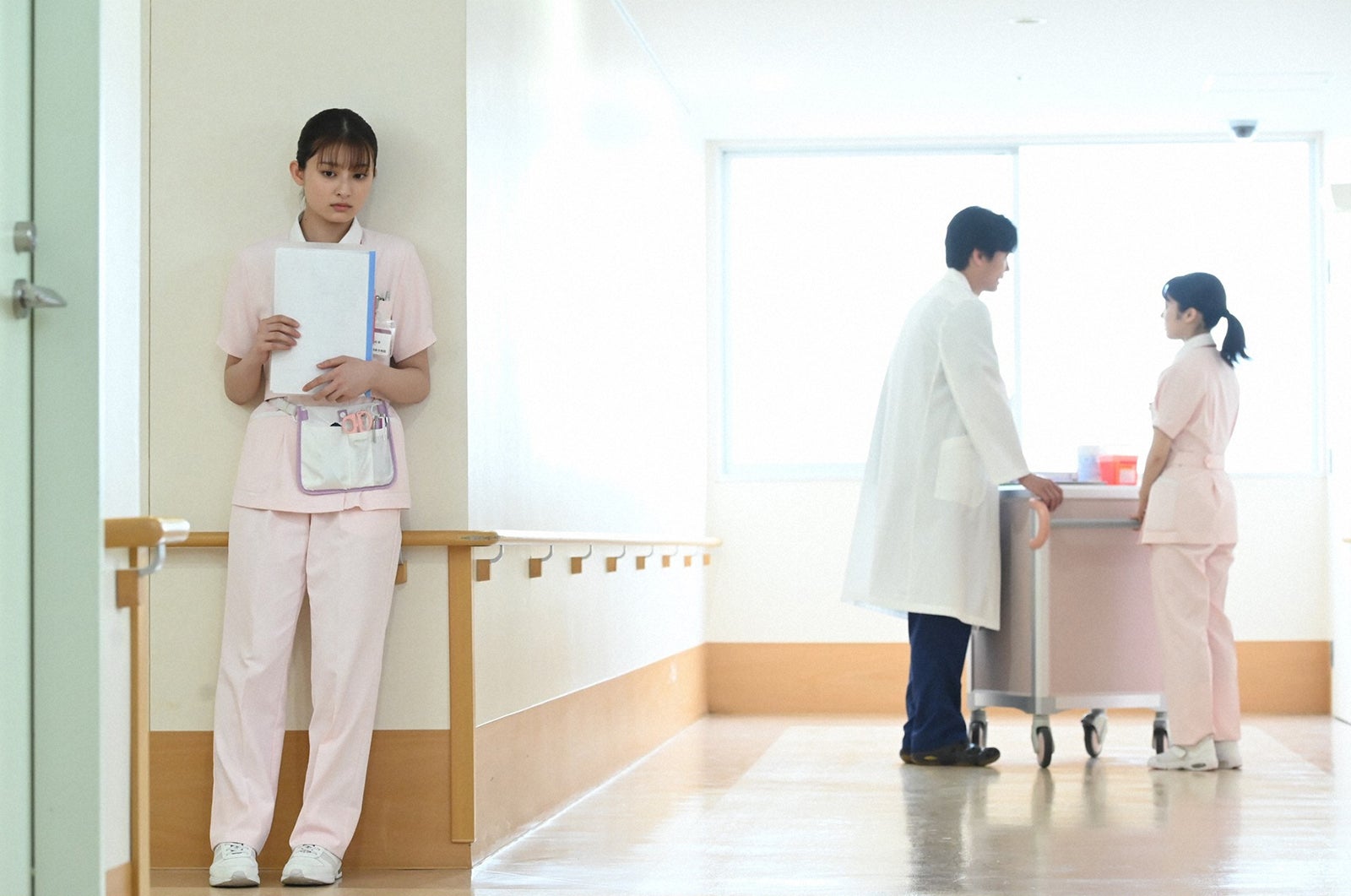 吉川愛、毎熊克哉、上白石萌音／「恋はつづくよどこまでも」第7話より（C）TBS