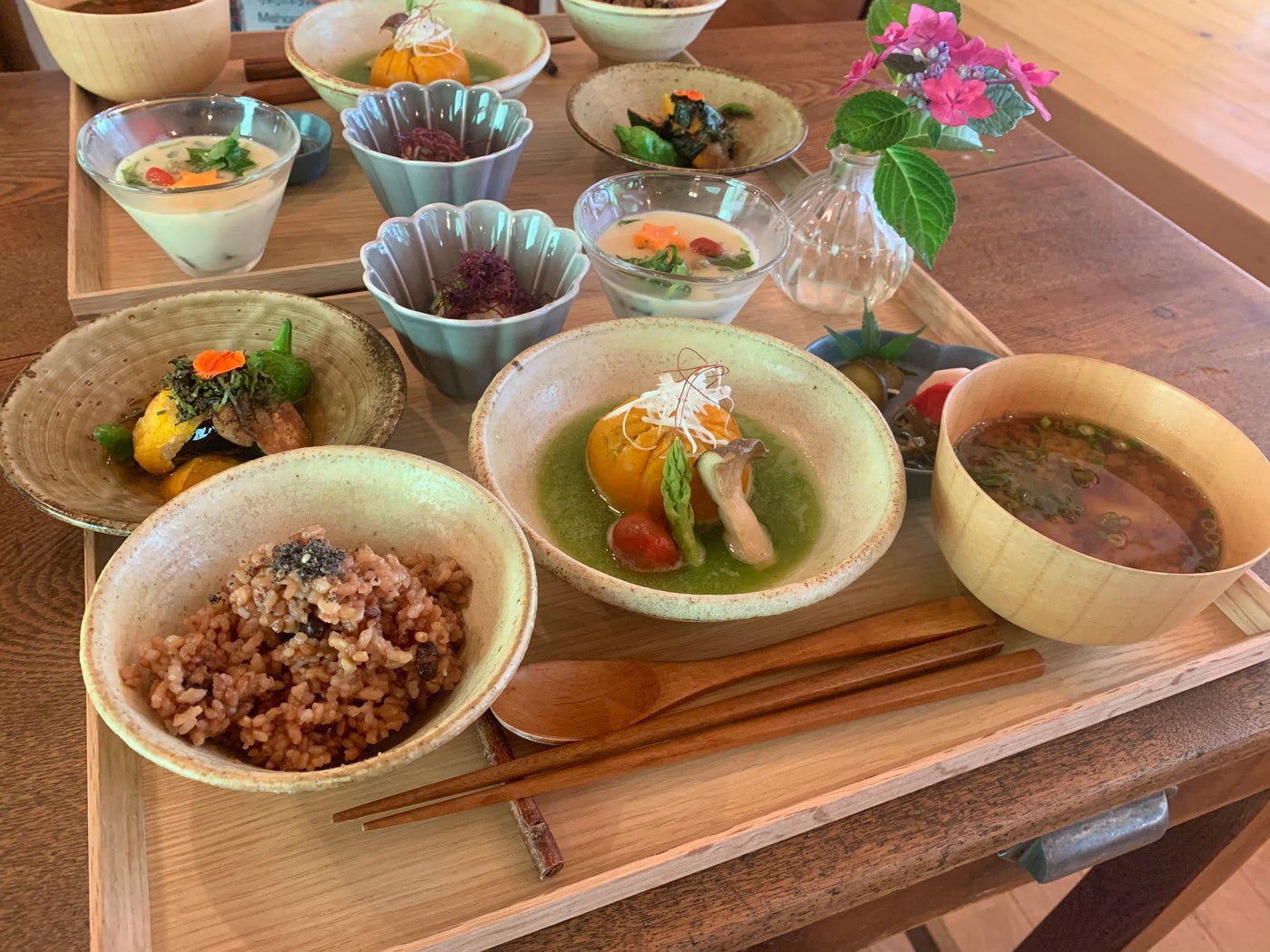 季節の玄米菜食ごはん／提供画像