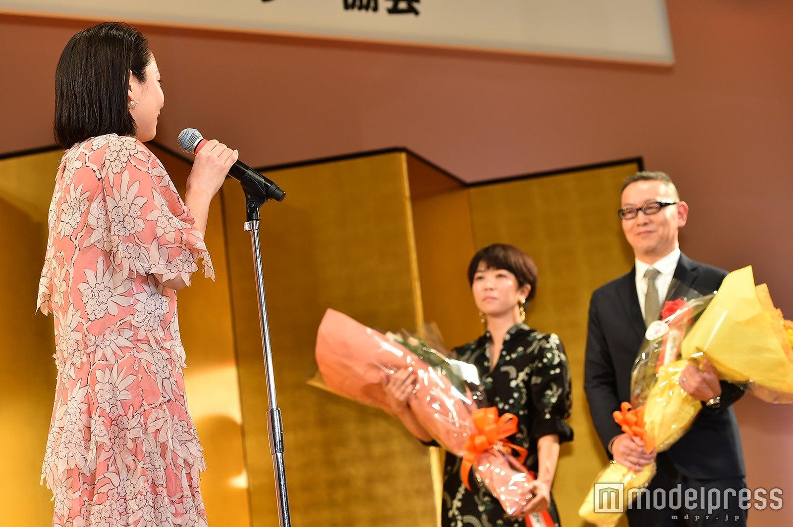 吉岡里帆、佐野亜裕美氏、土井裕泰氏（C）モデルプレス