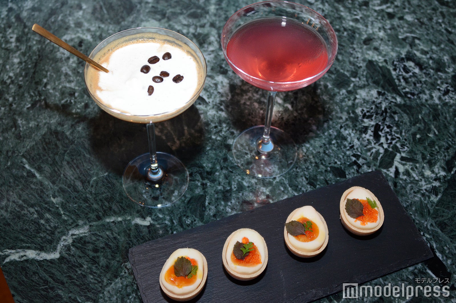 MAIN BARのカクテル（C）モデルプレス
