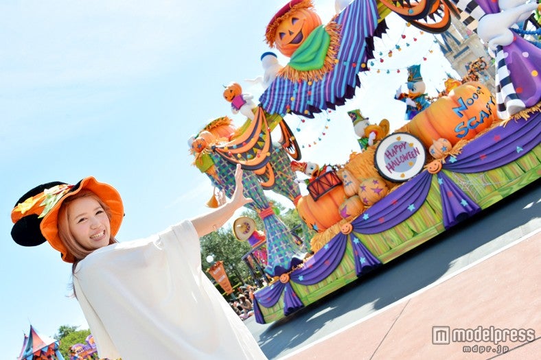 東京ディズニーランド新パレード「ハッピーハロウィーンハーべスト」／モデル：河西里音