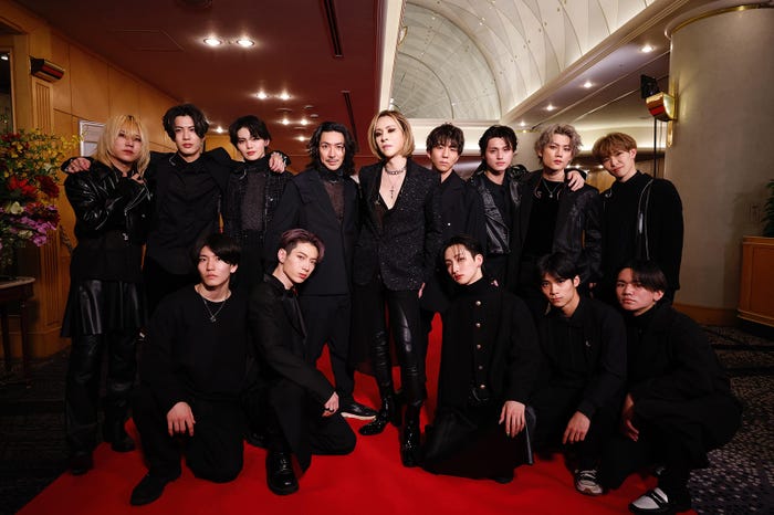 (上段左から)FURUTATSU、KAIRI、丸尾隼、TAKAHIRO、YOSHIKI、kazuki(s**t kingz)、カルマ、kyohey、川口理貴(下段左から)道木来明、西垣道隆、P→★、藤岡孝成、河野翼(C)NTV