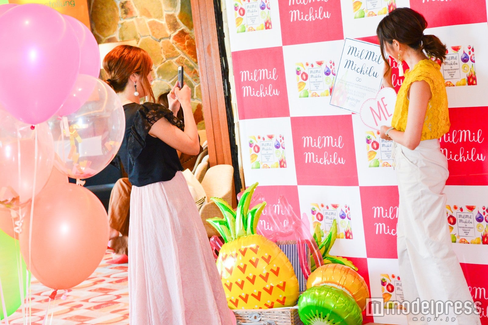 可愛いフォトブースも出現 （C）モデルプレス