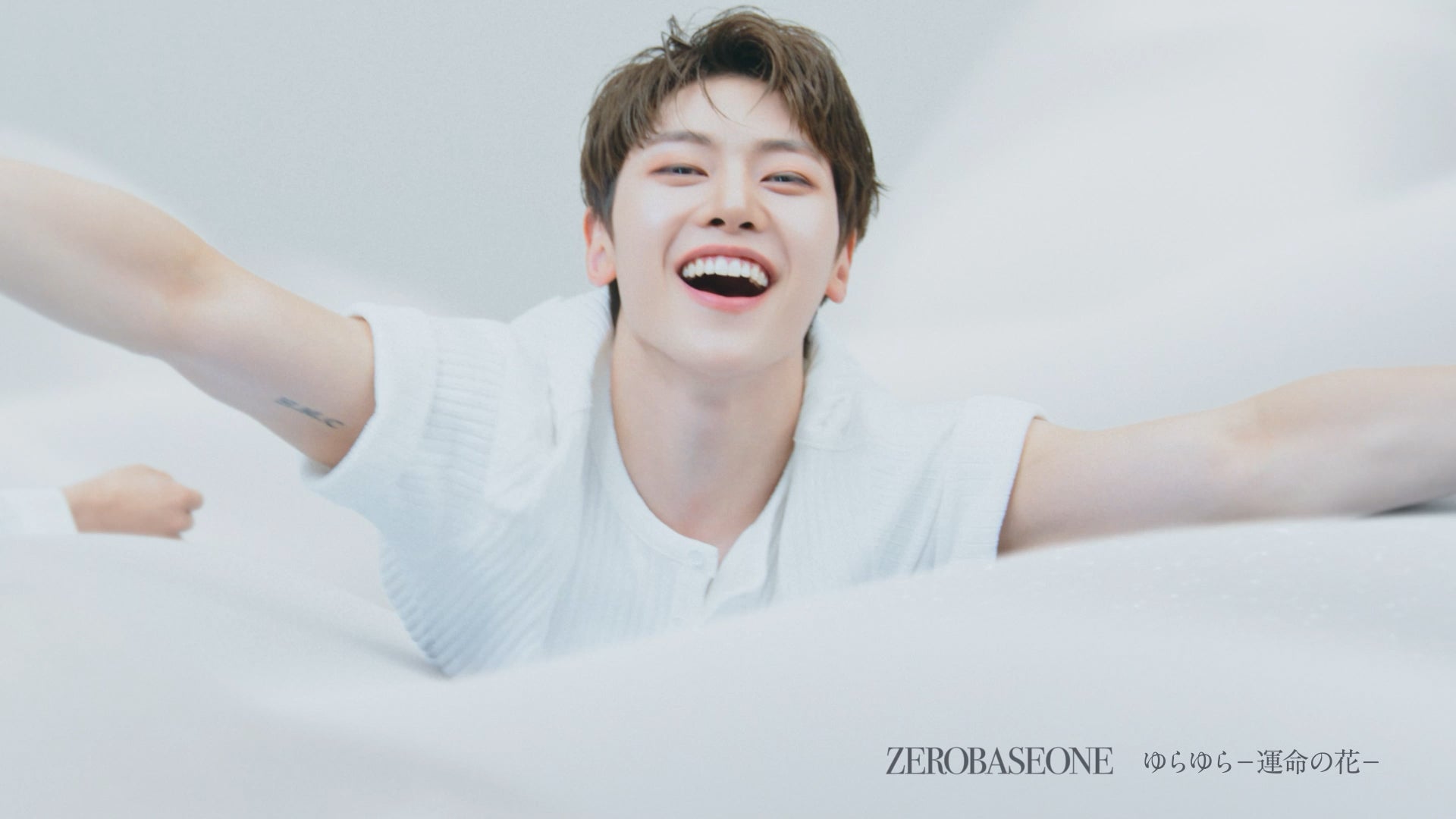 新CM「ビフェスタ 泡洗顔」篇より（提供写真）