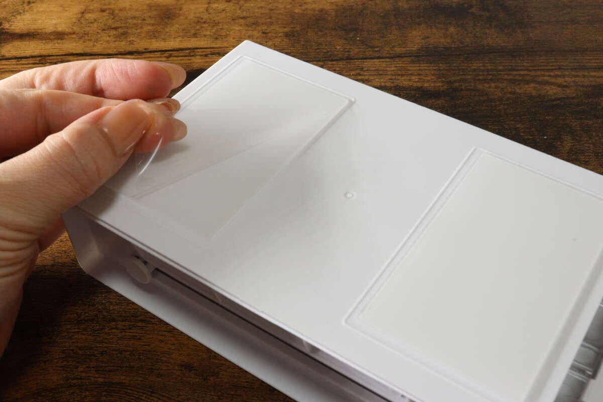 取り付け式引き出しケース　粘着テープ