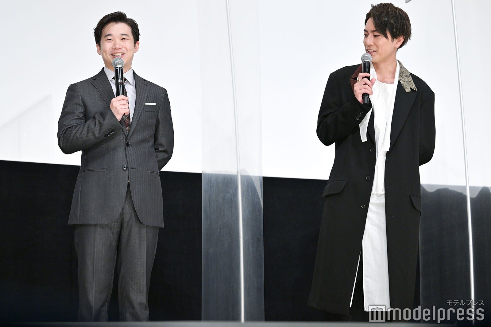 （左から）矢本悠馬、間宮祥太朗（C）モデルプレス