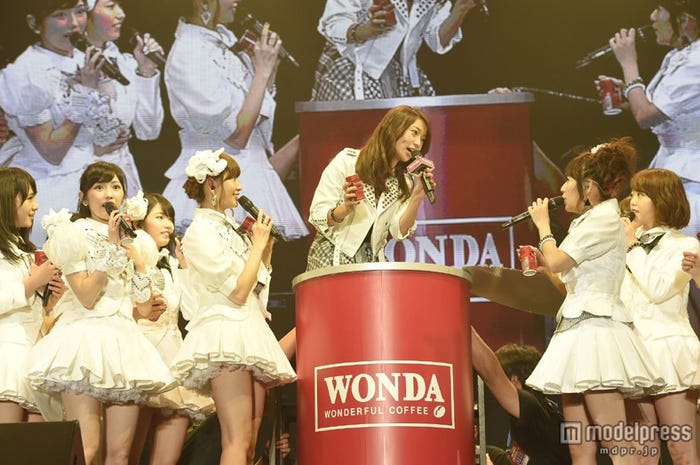スペシャルライブ「WONDA presents AKB48 非売品ライブ」より