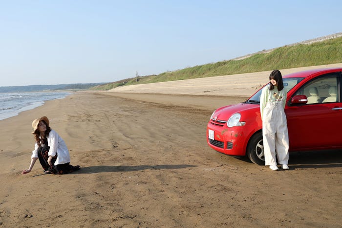 岩本蓮加、冨里奈央「ふたりエスケープ」第5話(C)田口囁一・一迅社/「ふたりエスケープ」製作委員会