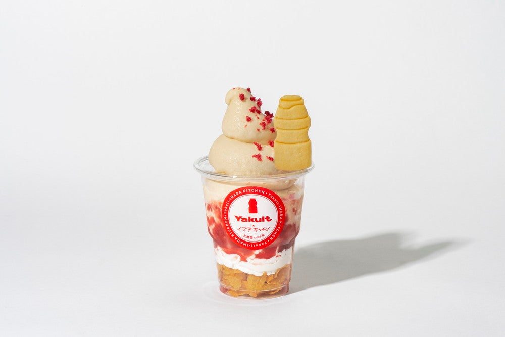 ヤクルトパフェ／ベリー各600円／画像提供：SHIBUYA109エンタテイメント