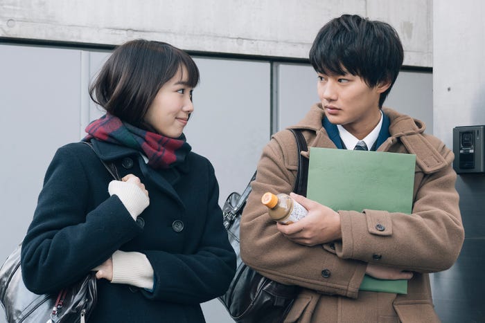 飯豊まりえ、野村周平/「電影少女」第9話より(C)「電影少女2018」製作委員会