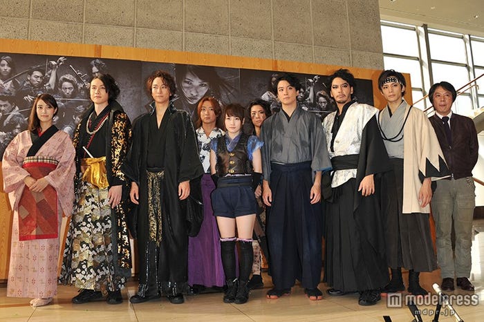 (前列左より)岡本あずさ、細貝圭、浅香航大、川栄李奈、渡部秀、佐藤祐基、久保田秀敏、岡村俊一氏(後列左より)町田慎吾、早乙女友貴