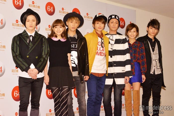 「第64回NHK紅白歌合戦」のリハーサルを行ったAAA(左から)末吉秀太、伊藤千晃、與真司郎、西島隆弘、浦田直也、宇野実彩子、日高光啓