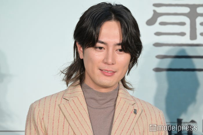 新たなスタイリングを披露した間宮祥太朗(C)モデルプレス