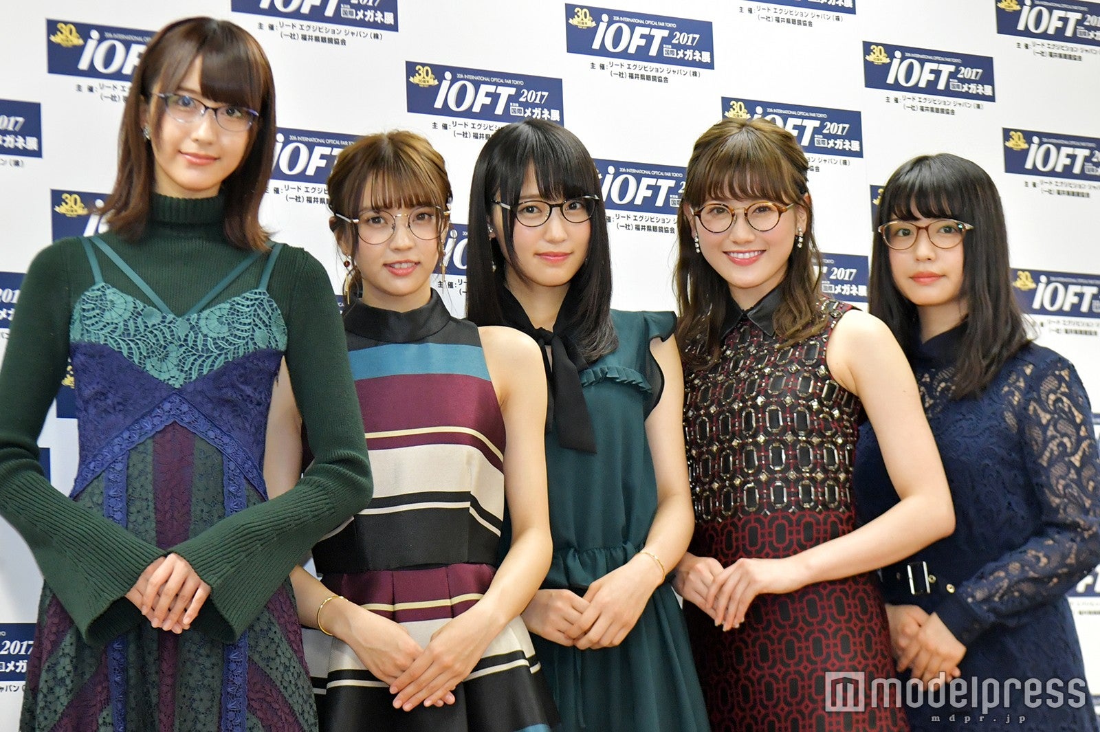 （左から）土生瑞穂、小林由依、菅井友香、守屋茜、長濱ねる（C）モデルプレス