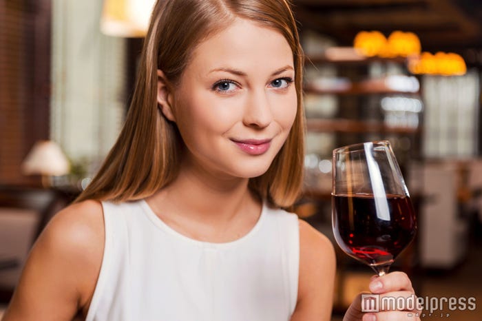 飲み会での出会いは恋愛へ発展する可能性大(photo-by-gstockstudio/Fotolia)
