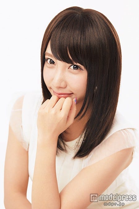 有村架純風ものまねメイクを披露したざわちん/(C)ざわちん/『ヘアと眉を完コピすれば8割似せられる。ざわちん流 魔法のなりきり ヘアスタイルBOOK』(講談社)より