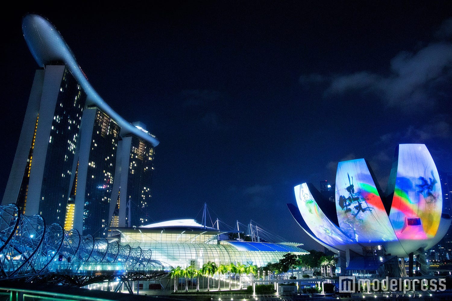シンガポール「マリーナベイ・サンズ」のミュージアムに巨大アート空間が誕生