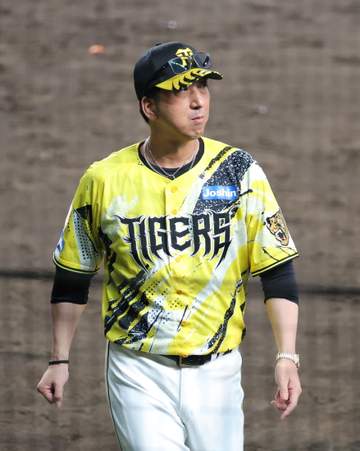 阪神 藤川監督 1得点どまりの打線に「我慢が必要。ジタバタせずに」巨人に連敗も冷静 連日被弾のダルベックには「担当がいますから、課題として取り組むしかない」