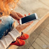 Line背景に桜が舞う 恒例の特別仕様に反響 モデルプレス Line背景に桜が舞う 恒例の特別仕様に反響 モデルプレス