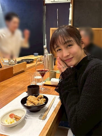 新井恵理那、結婚3周年で「久々の夫婦デート」へ “ほろ酔い”ショットに「新井ちゃんめっちゃ可愛い～」