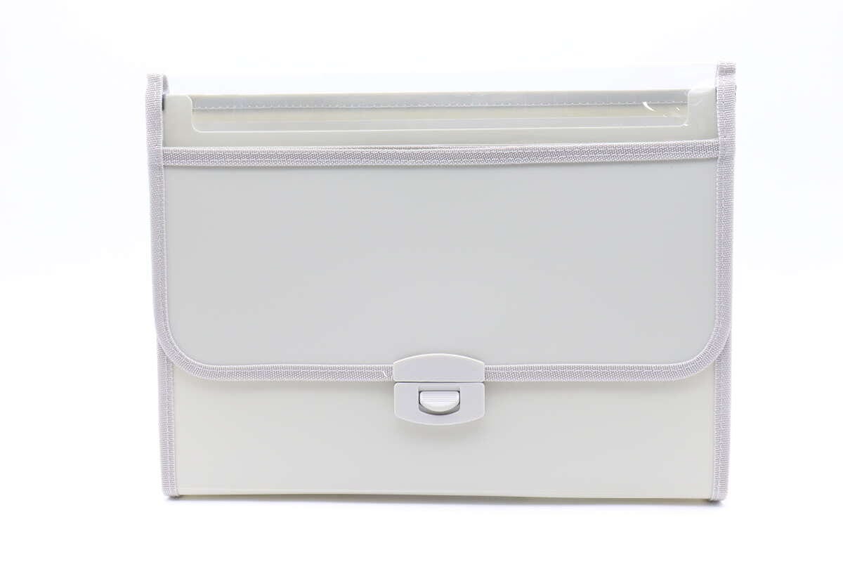 ダイソーのA4窓付ファイルホルダー