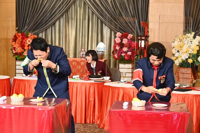 ノブ、池田エライザ、岡村隆史 (C)日本テレビ