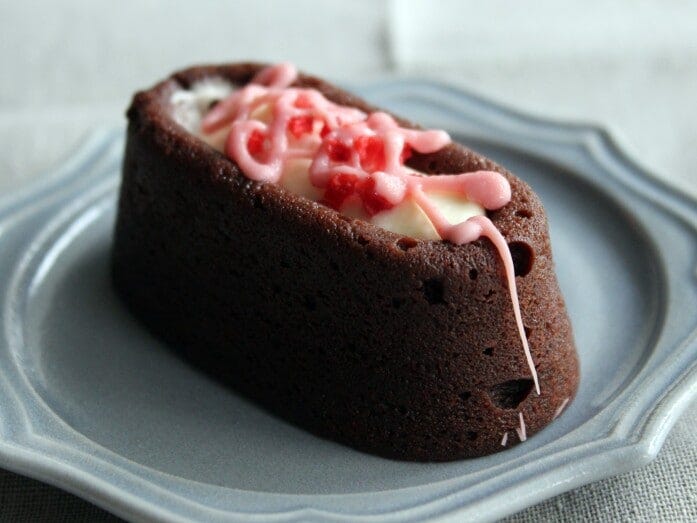 封を開けた瞬間、いちごチョコの香りに包まれます