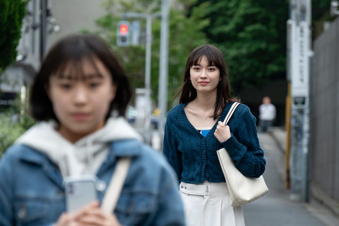 新井美羽、茅島みずき(C)「明日、私は誰かのカノジョ」製作委員会・MBS