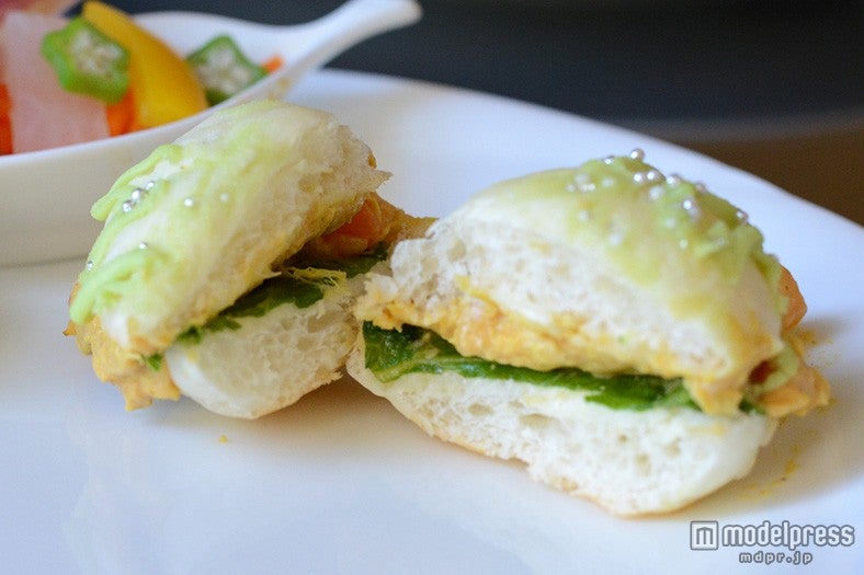 スパイシーチキンのサンドウィッチ