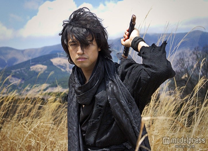 斎藤工、迫真ソードアクションで魅了  “最強の忍者”に