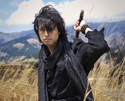 斎藤工、迫真ソードアクションで魅了  “最強の忍者”に