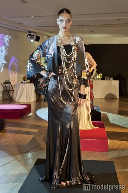 「YUMI KATSURA PARIS 2012 コレクション“YUZEN TODAY”」