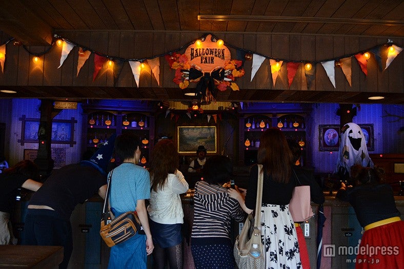 「ウエスタンランド・シューティングギャラリー」ハロウィーンデコレーション