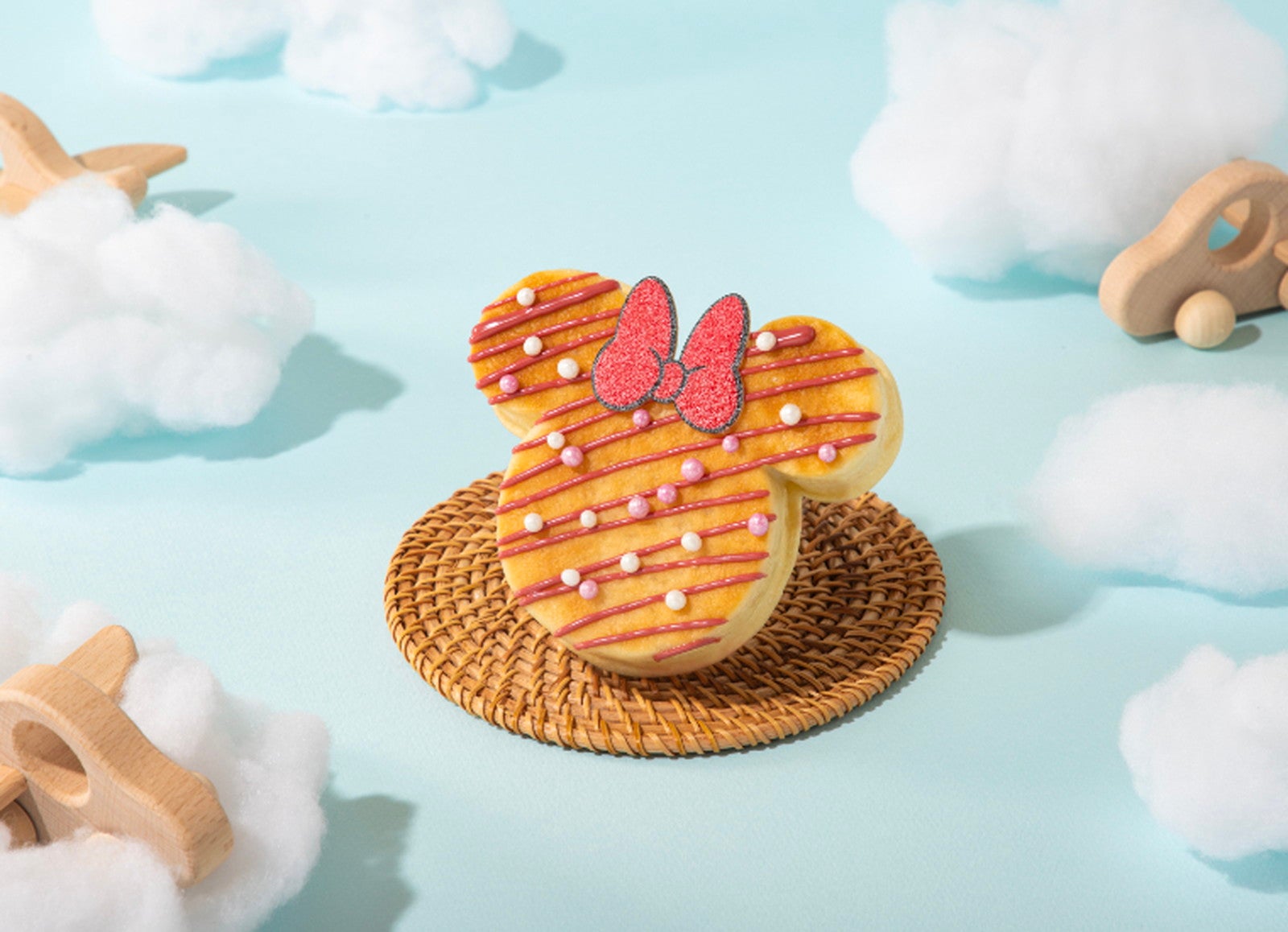 ピンクチョコブリオッシュ税込890円（C）Disney