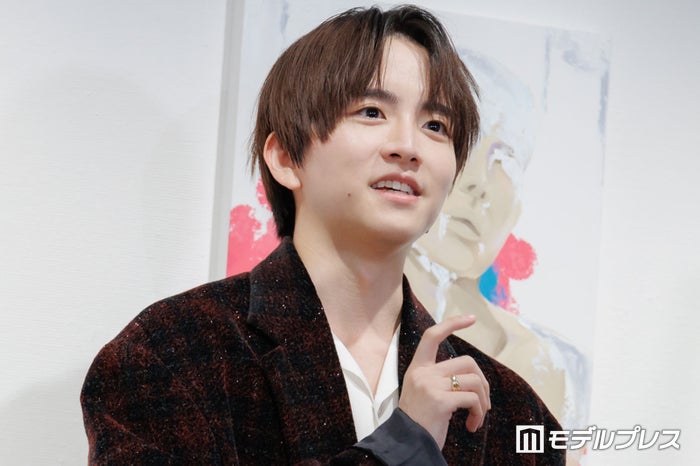 板垣李光人、絵を好きになった原体験は映画作品「綺麗なところだけじゃないものまで描いているのが好き」【愛と渇きと。】