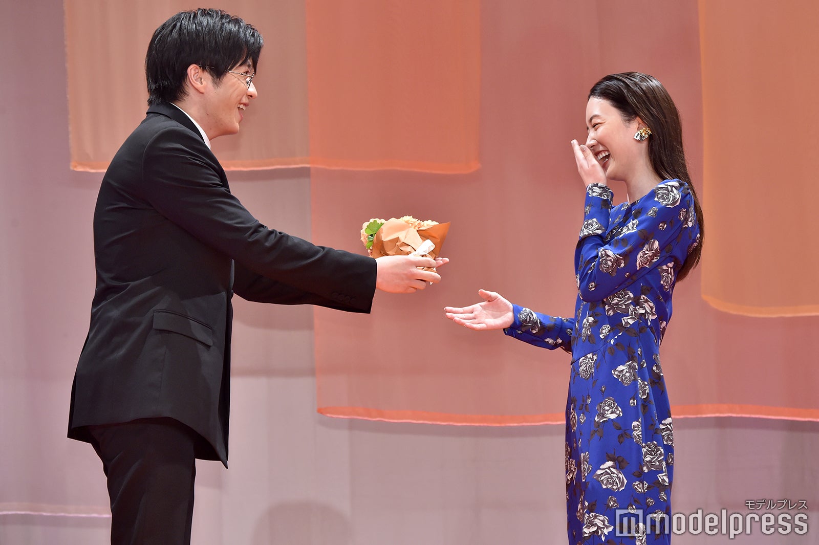 田中圭、永野芽郁 （C）モデルプレス