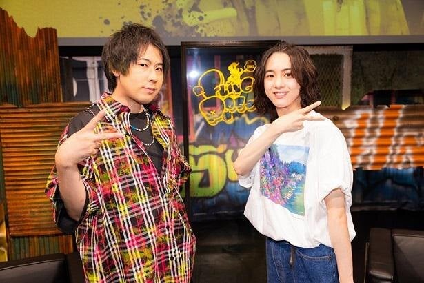 ヒプノシスマイク 飴村乱数役の声優の白井悠介と俳優の世古口凌 初のクロストーク実現 乱数を連れて 海 行きたいですね モデルプレス