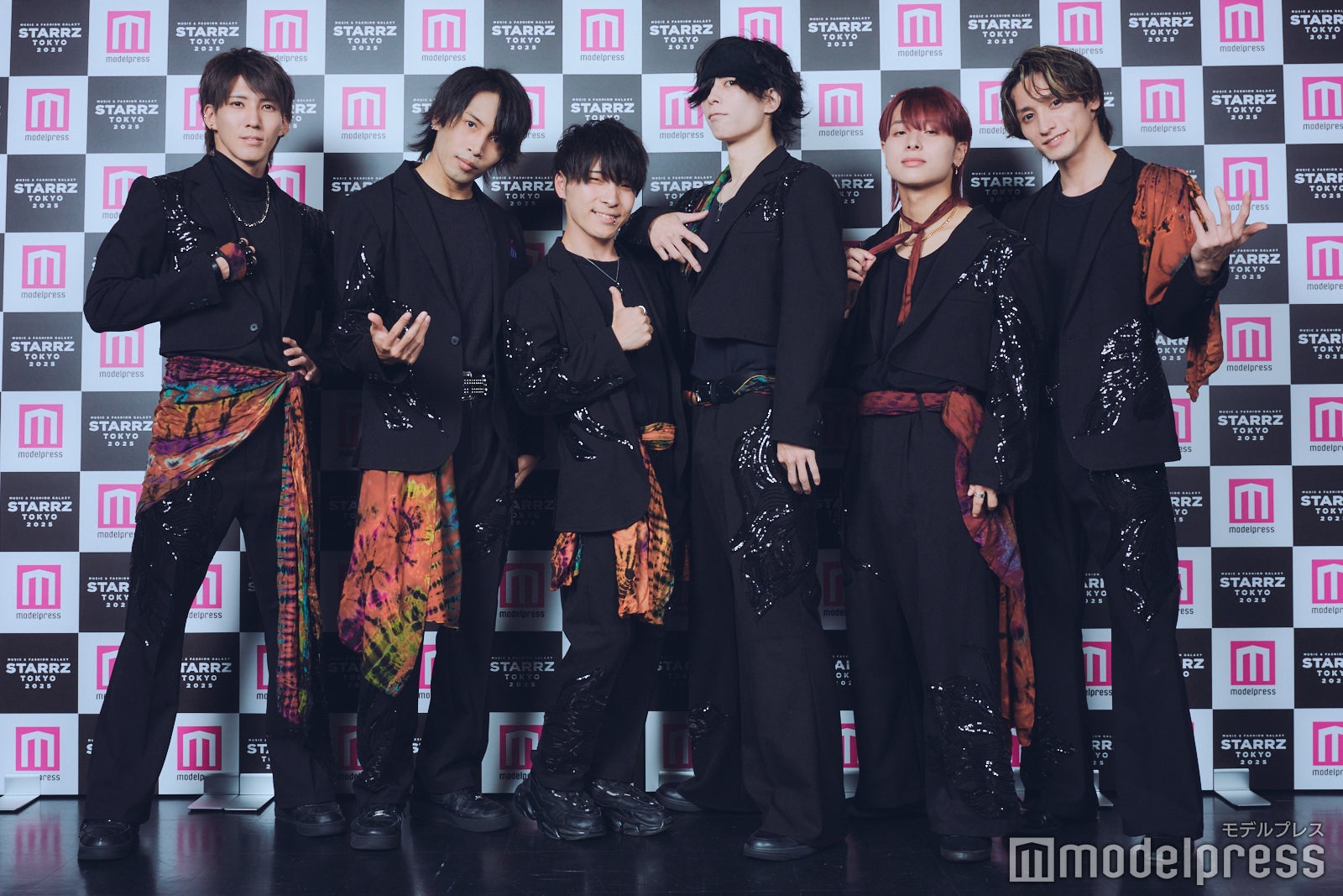 （左から）まりん、カナタ、ハネル、芝健、まさと、なおや／アナタシア（C）モデルプレス